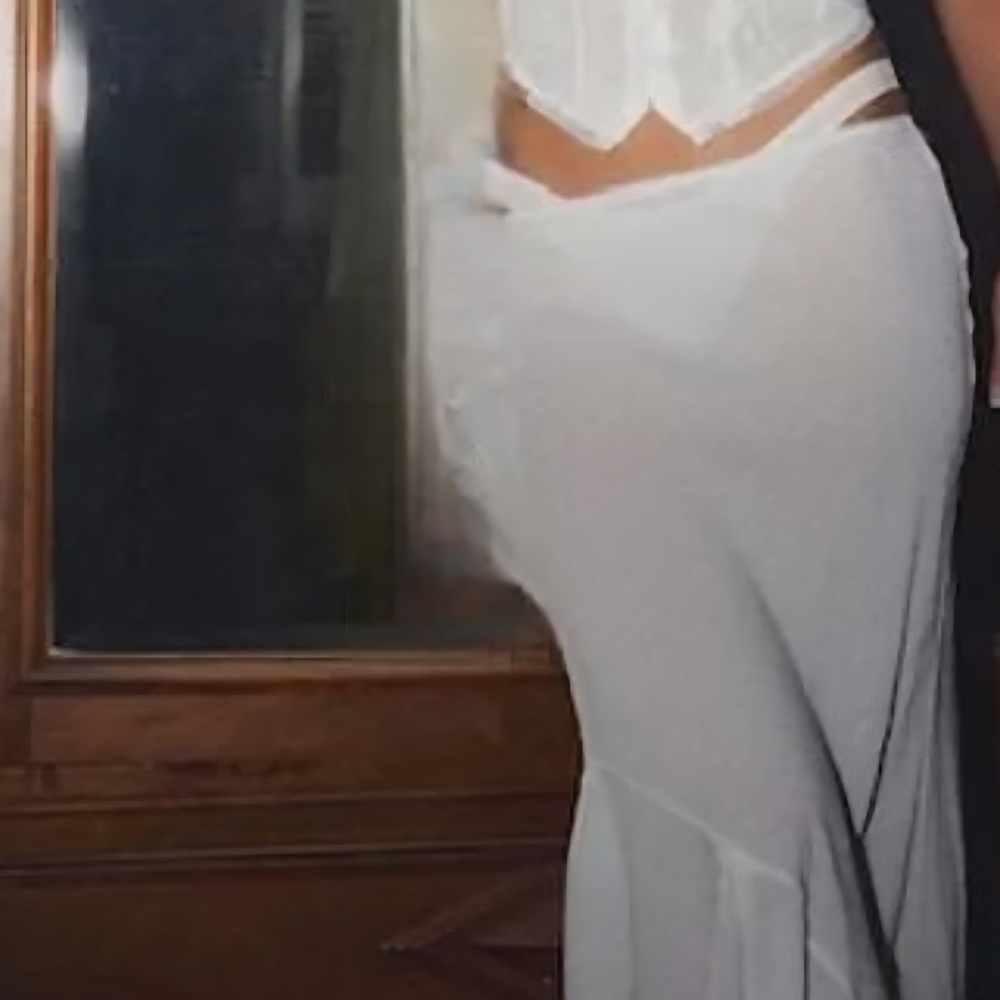 Elegant White Rayon Chemise with Scalloped Waist Detail